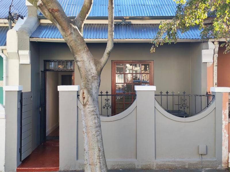 2 Bedroom Property for Sale in Woodstock Upper Western Cape